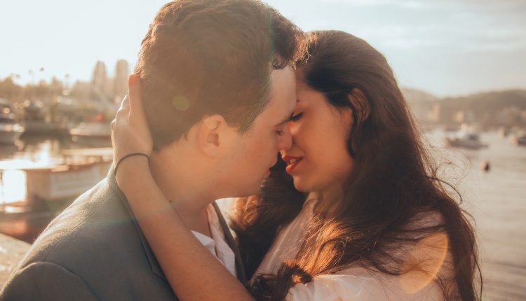 What does it mean when you dream about kissing someone and it feels real