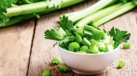 11 Great Benefits of Celery Water